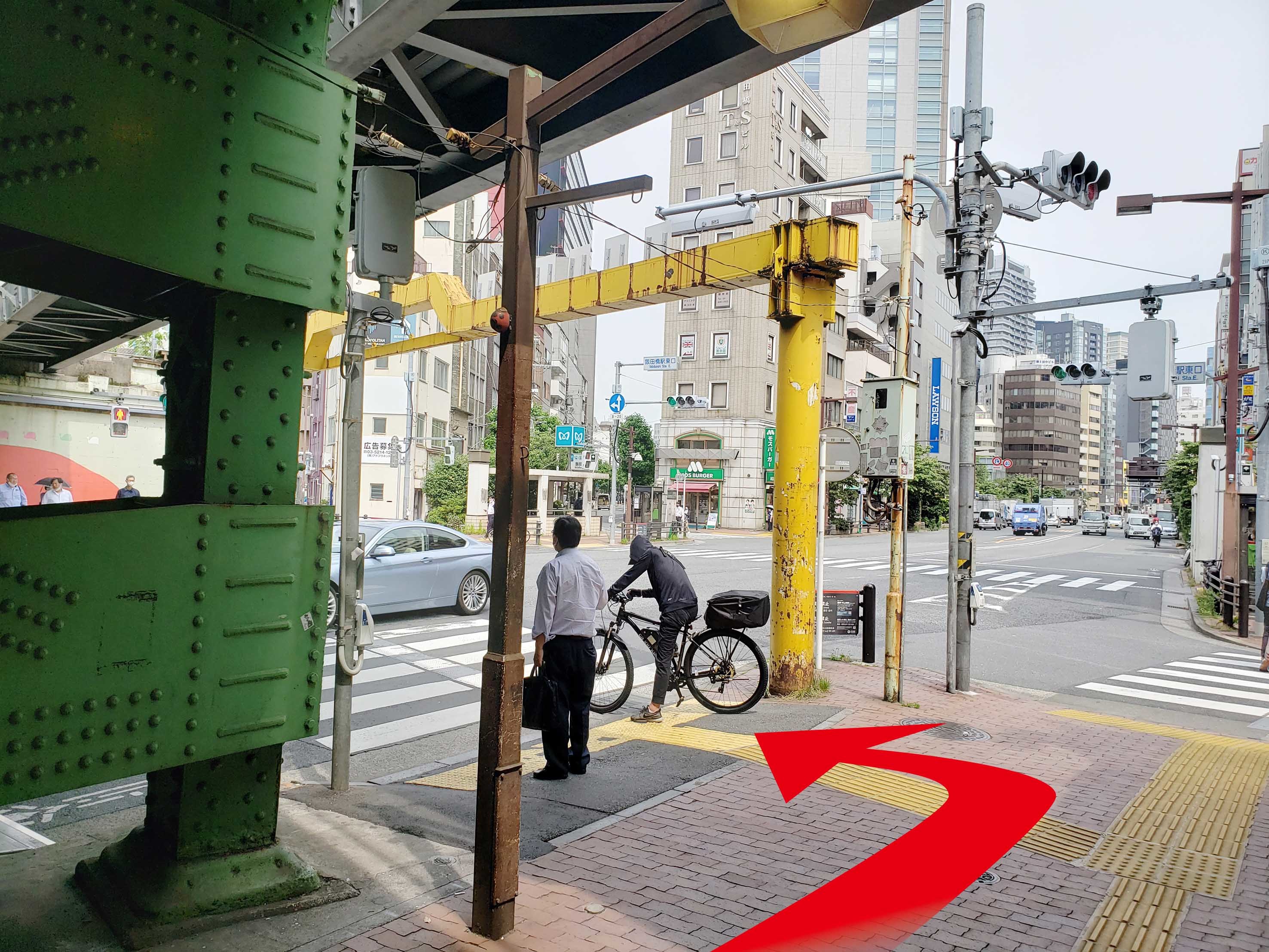 JR飯田橋駅_東口_2