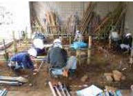 造園作業の竹垣製作の様子