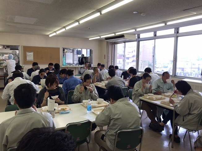 検食風景